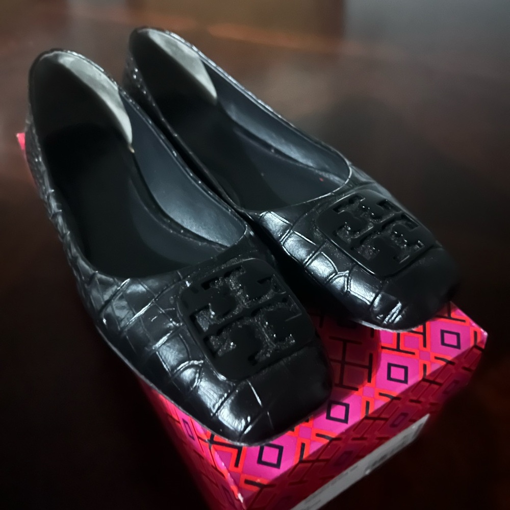 Tory Burch Georgia  Ballet soft Croc Emboss flats Sz 6.5 (US)